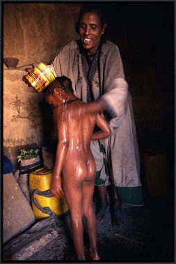MUJERES EN LA DUCHA mujeres en la ducha: