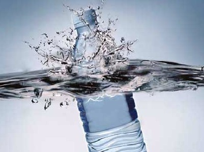 agua mineral natural vs agua purificada